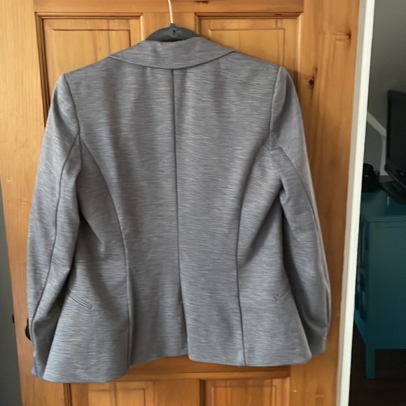 H&M Blazer - Picture 3 of 4